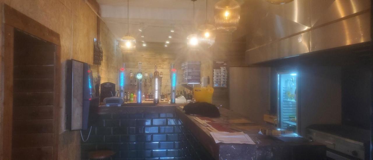 Blessington Road B&B & Lockinn Bar & Restaurant Liverpool Bagian luar foto